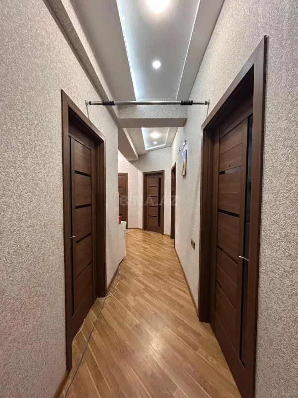 Kirayə verilir 4 otaqlı mənzil 130 m²