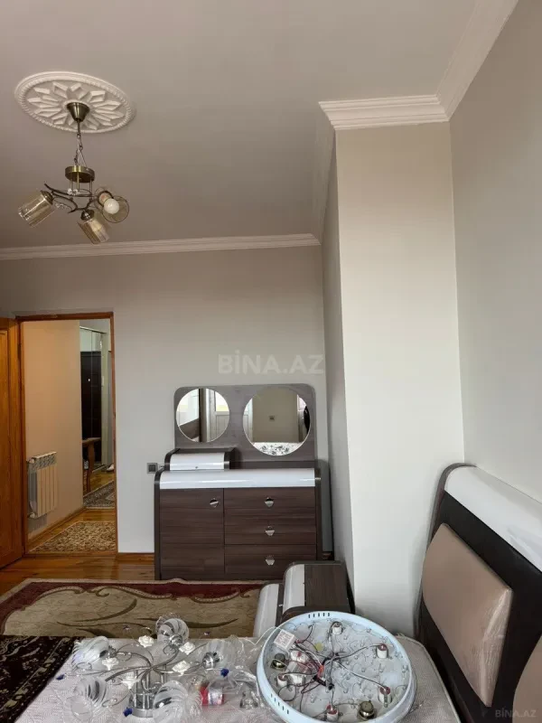 Satılır 2 otaqlı mənzil 70 m²