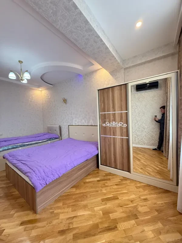 Kirayə verilir 2 otaqlı mənzil 90 m²