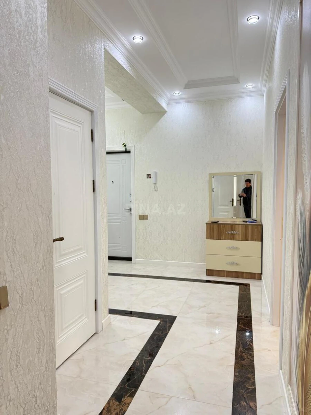 Kirayə verilir 2 otaqlı mənzil 90 m²