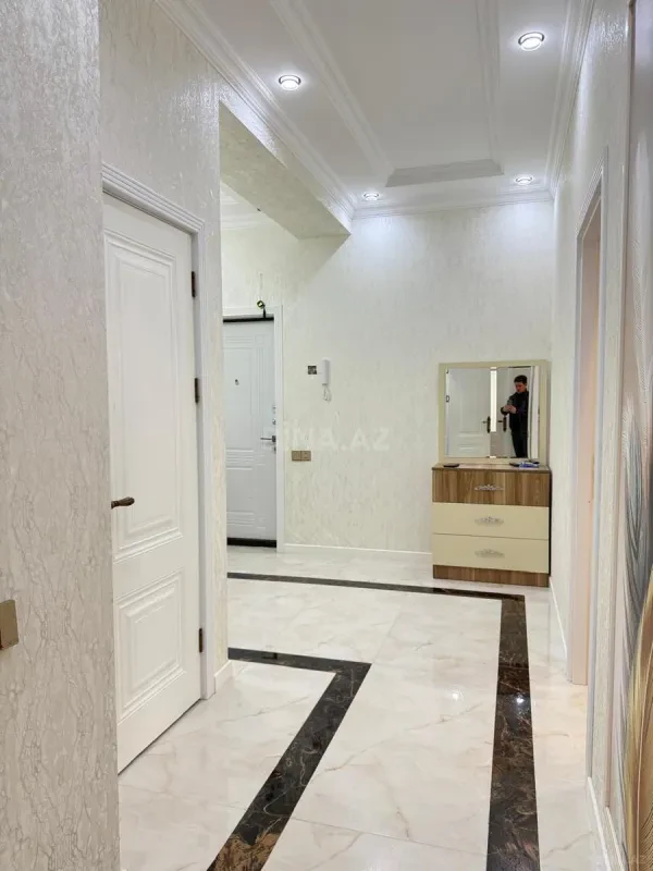 Kirayə verilir 2 otaqlı mənzil 90 m²
