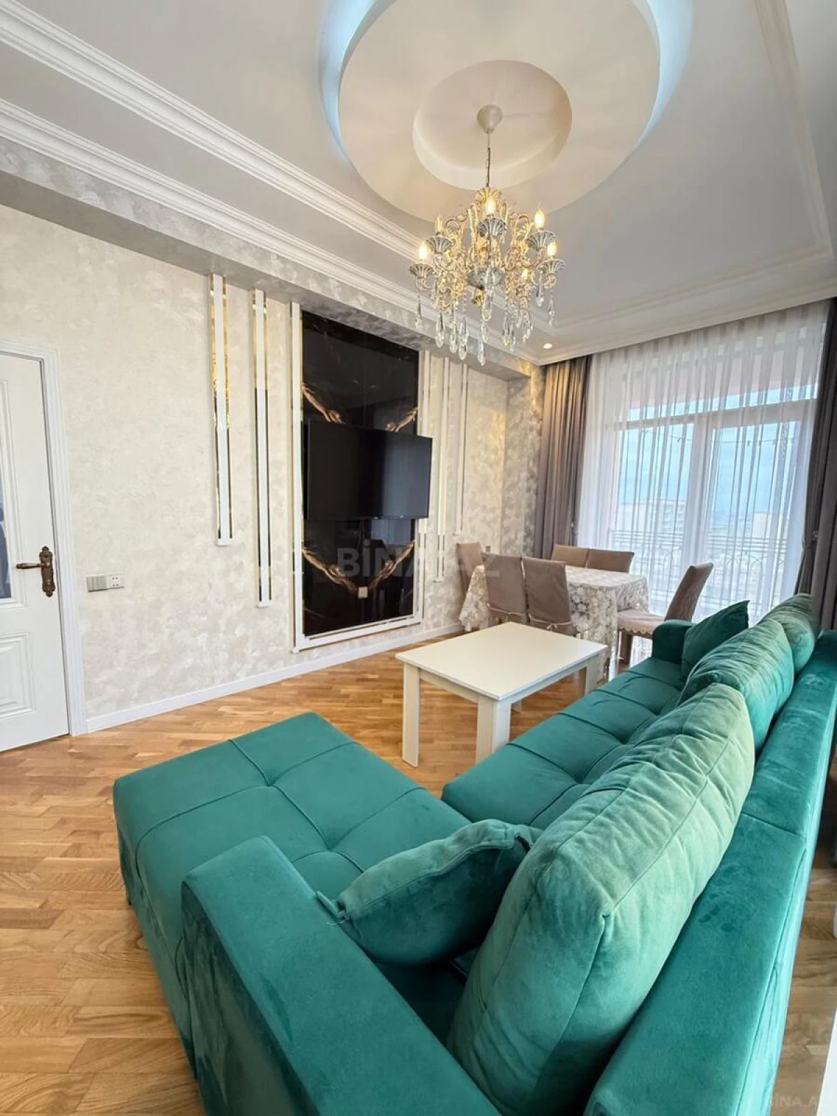 Kirayə verilir 2 otaqlı mənzil 90 m²
