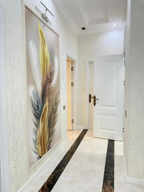 Kirayə verilir 2 otaqlı mənzil 90 m²