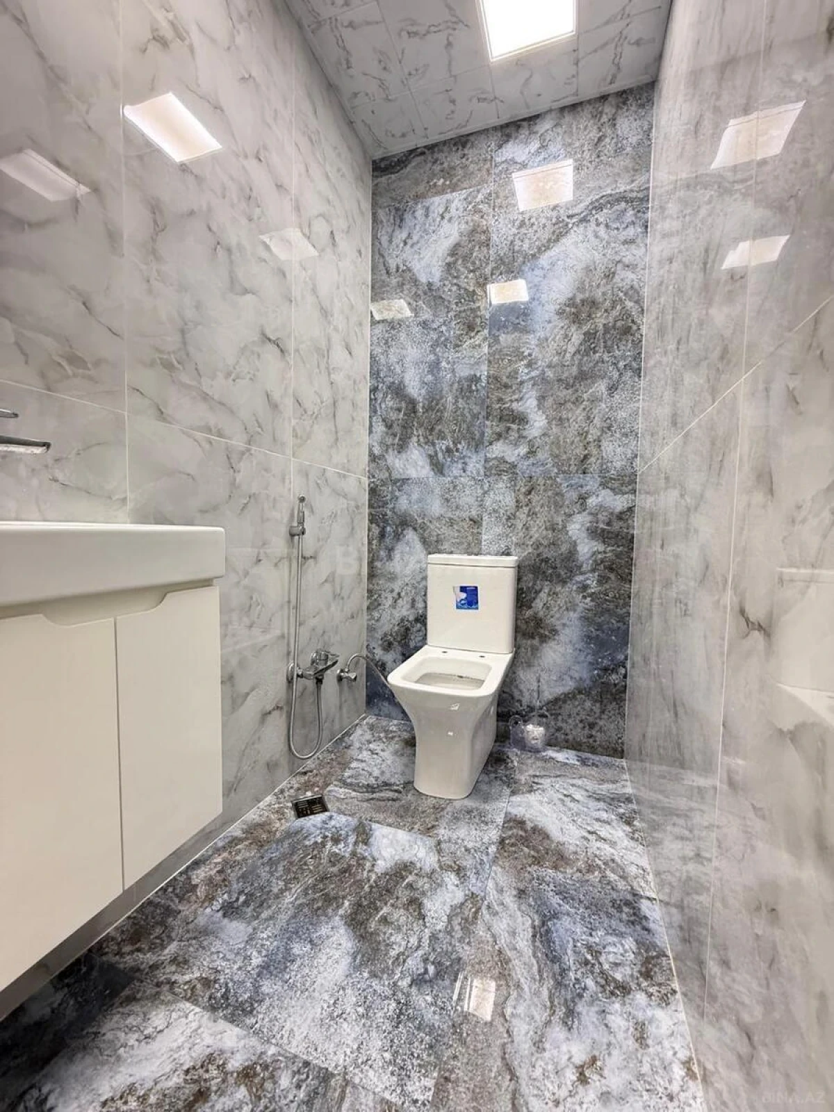 Kirayə verilir 2 otaqlı mənzil 90 m²