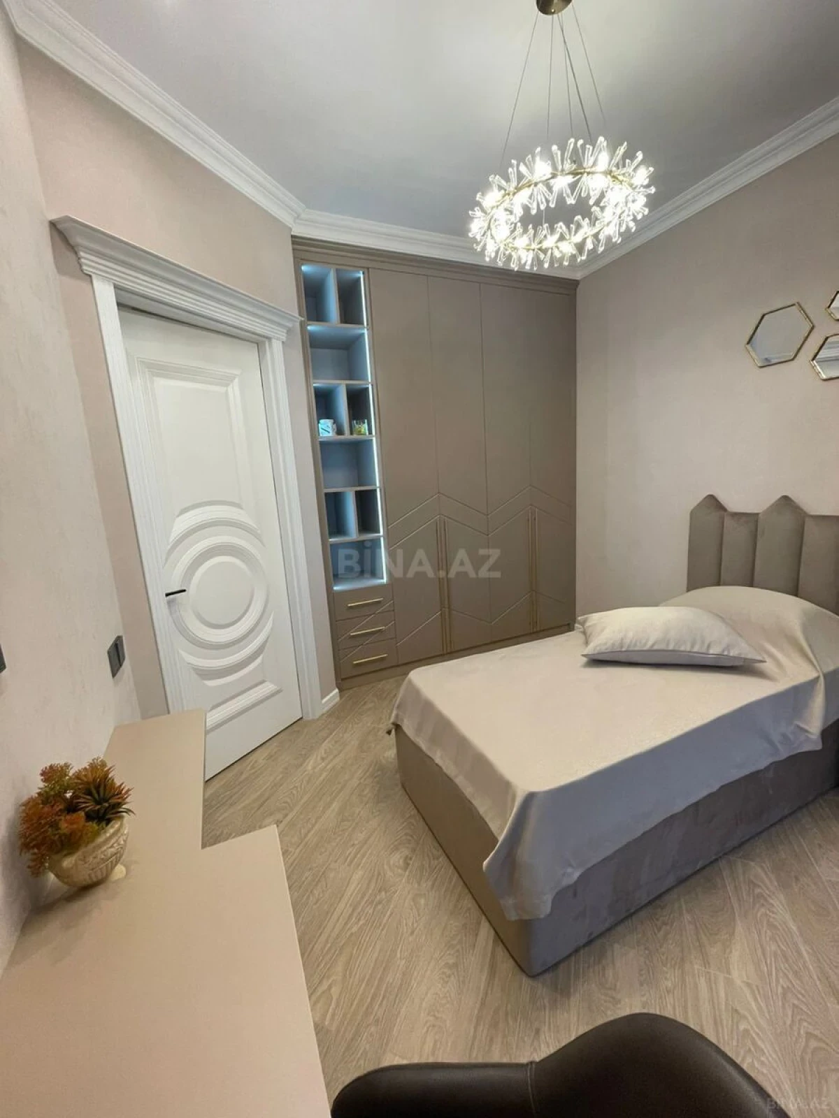Kirayə verilir 3 otaqlı mənzil 105 m²