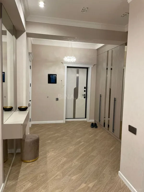 Kirayə verilir 3 otaqlı mənzil 105 m²