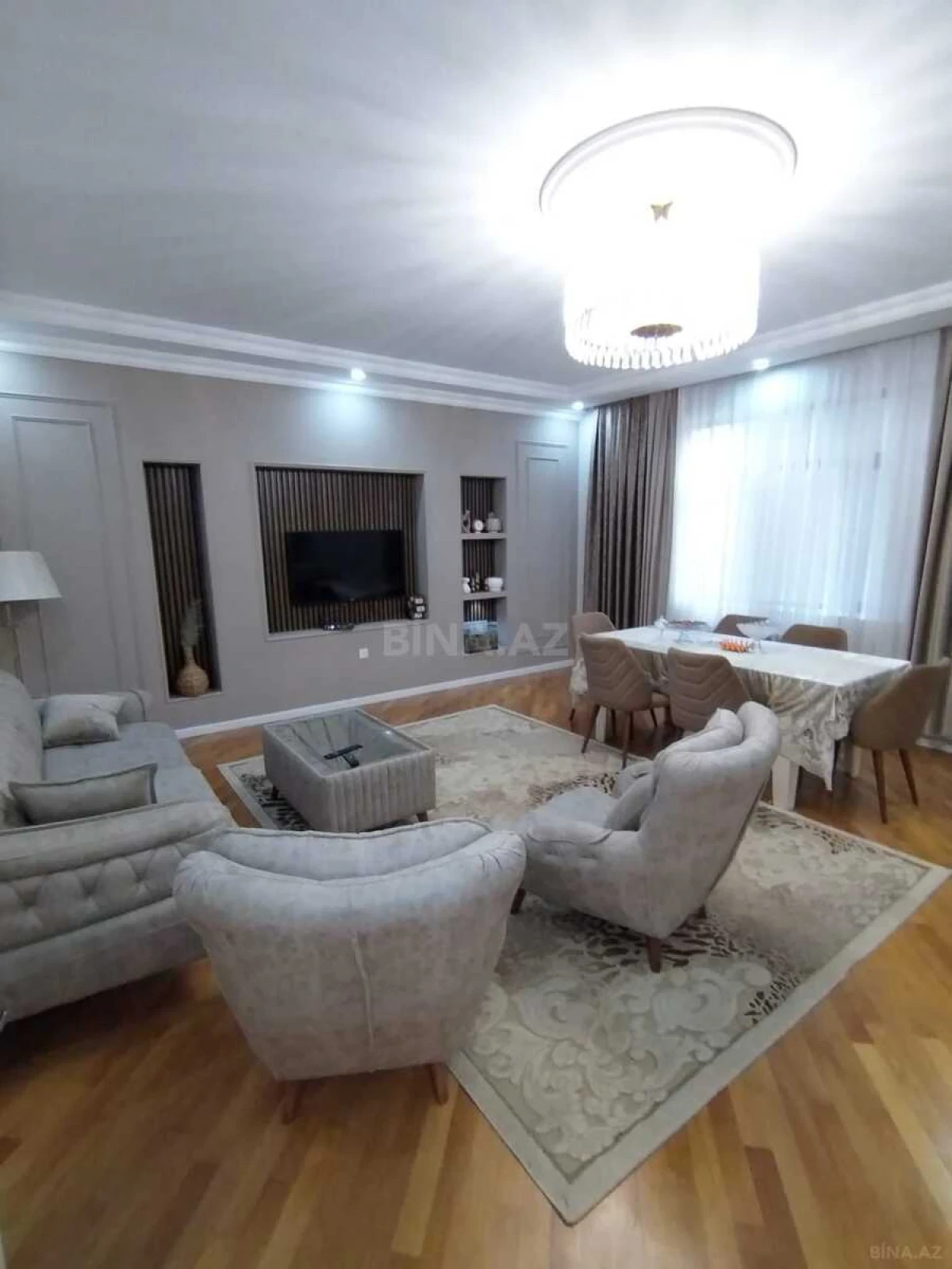 Satılır 6 otaqlı həyət evi 480 m²