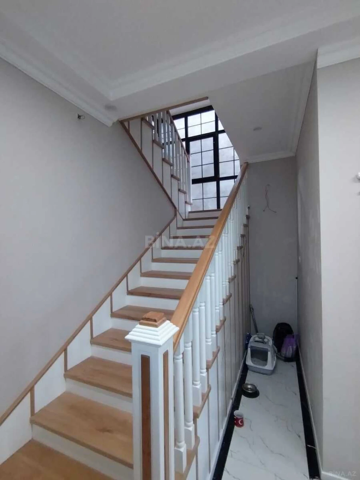 Satılır 6 otaqlı həyət evi 480 m²