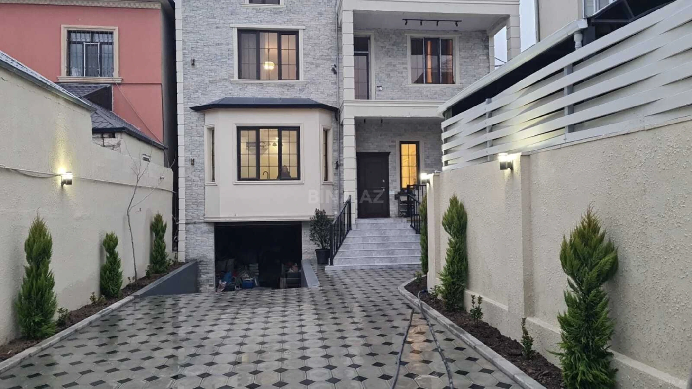 Satılır 6 otaqlı həyət evi 480 m²
