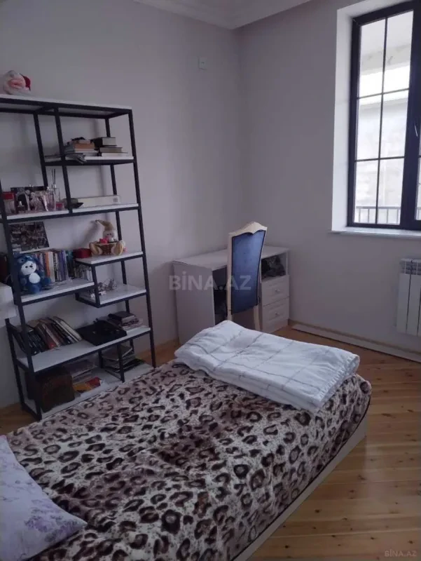 Satılır 6 otaqlı həyət evi 480 m²