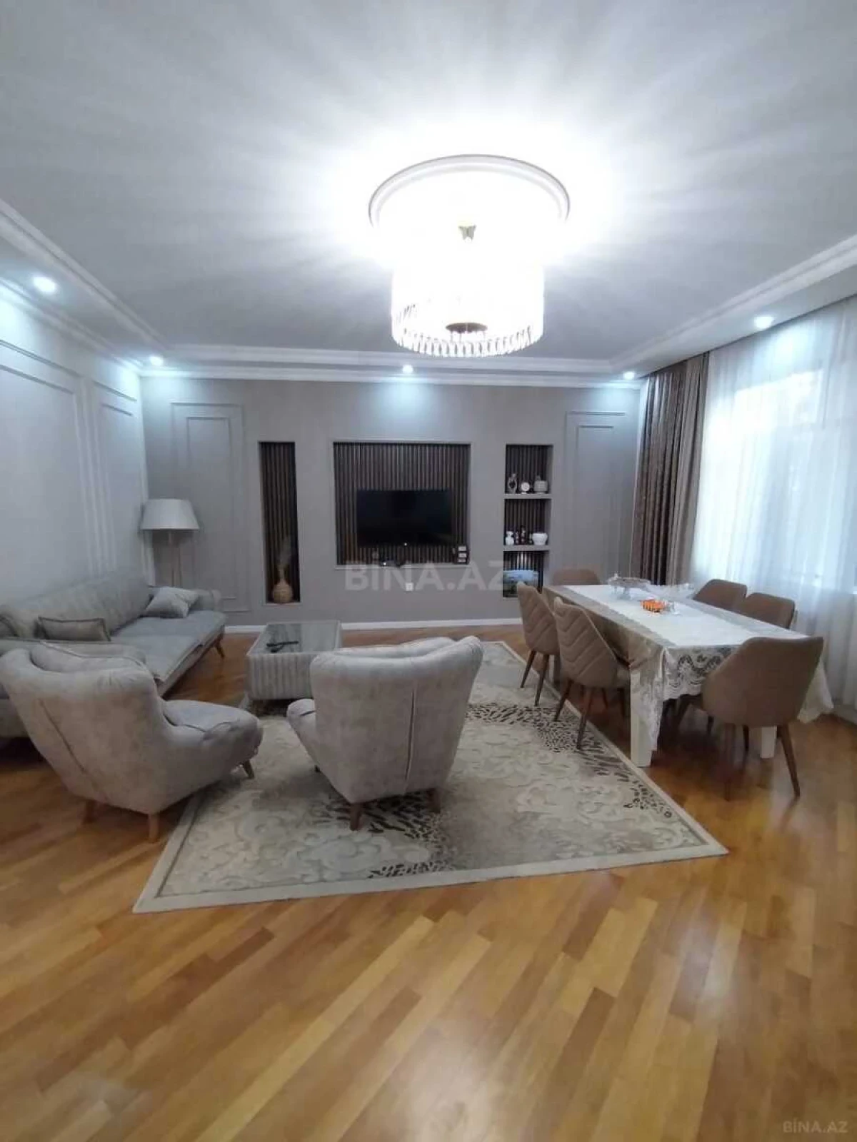 Satılır 6 otaqlı həyət evi 480 m²