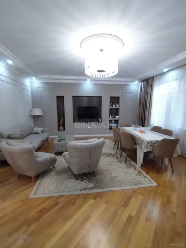 Satılır 6 otaqlı həyət evi 480 m²