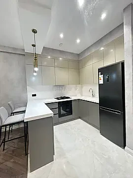 Kirayə verilir 2 otaqlı mənzil 80 m²
