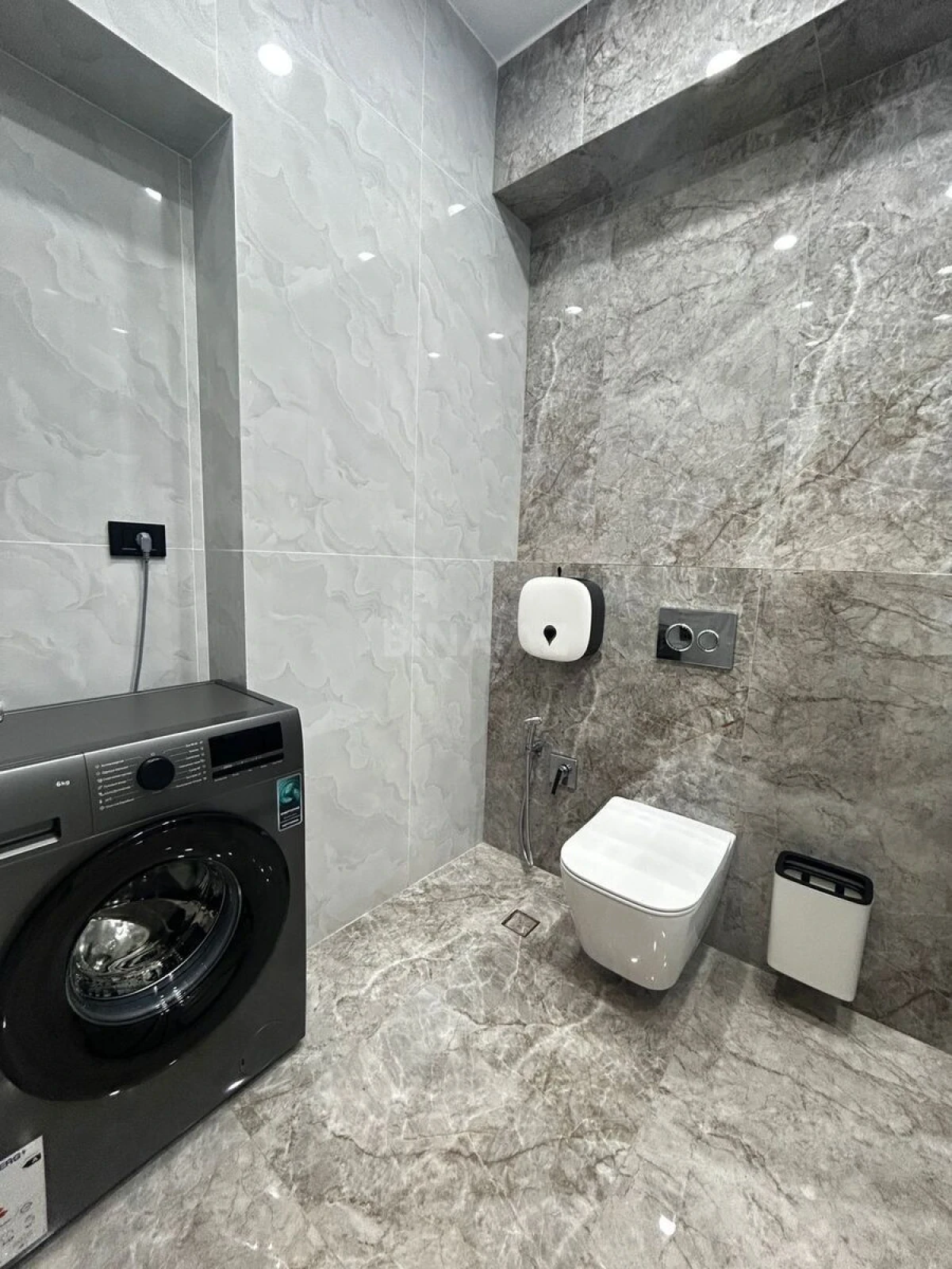 Kirayə verilir 2 otaqlı mənzil 80 m²
