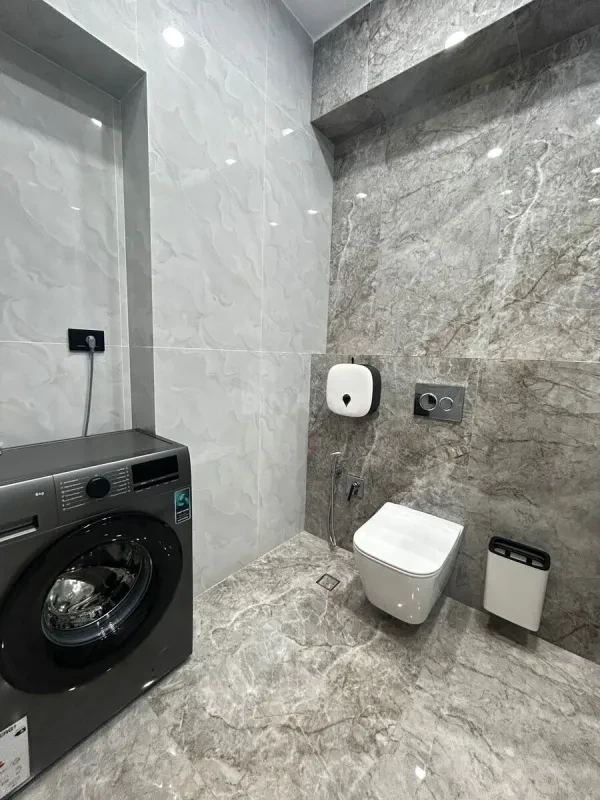 Kirayə verilir 2 otaqlı mənzil 80 m²