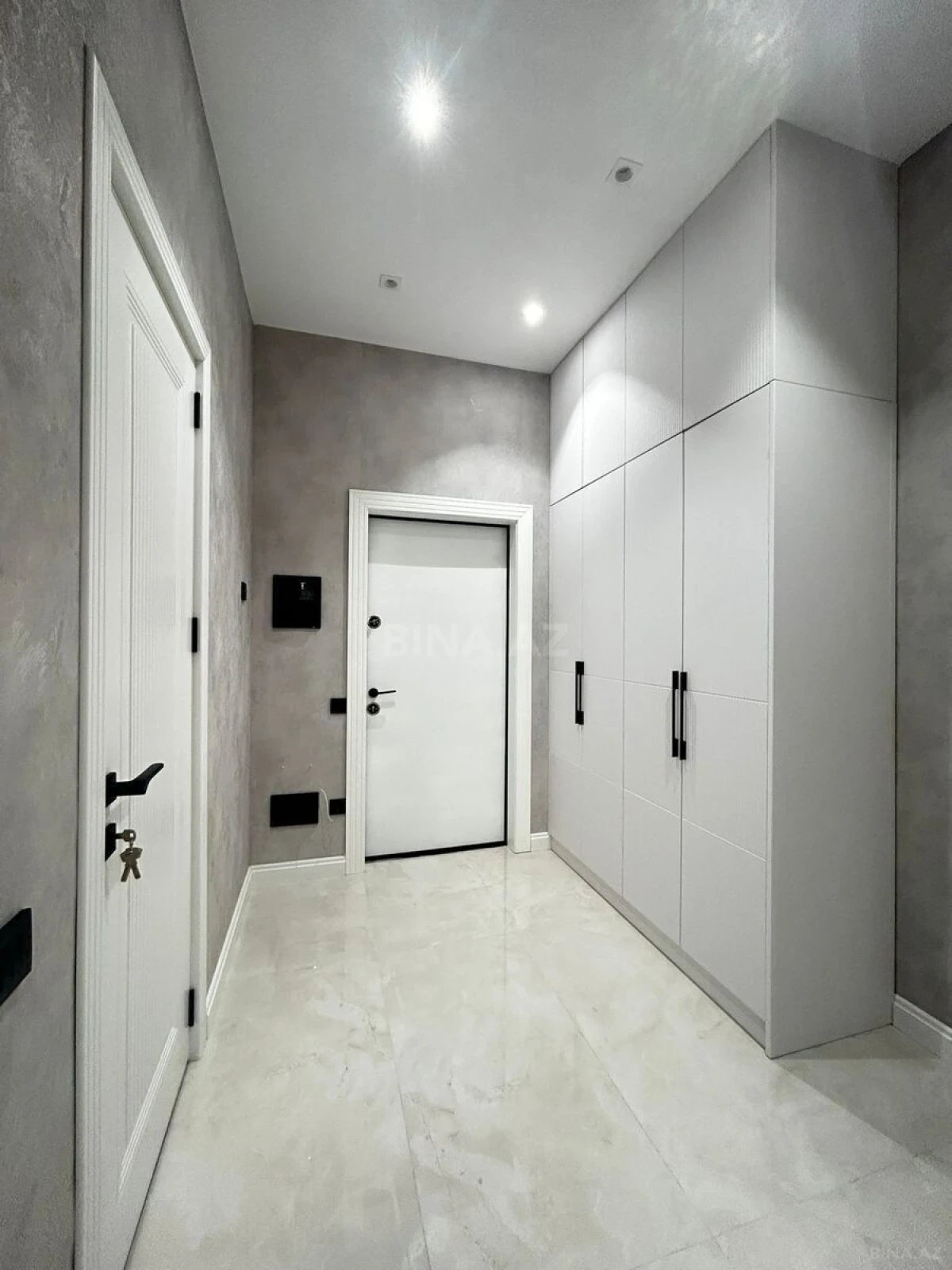 Kirayə verilir 2 otaqlı mənzil 80 m²