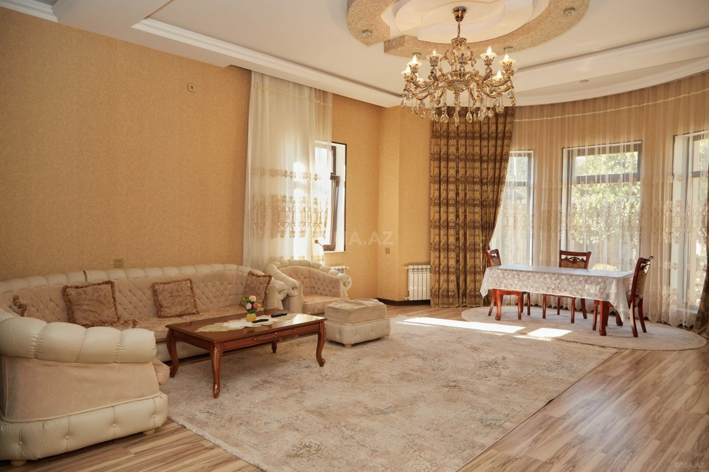 Kirayə verilir 6 otaqlı həyət evi 250 m²