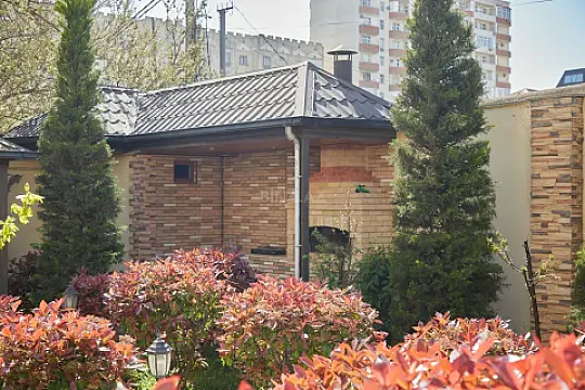Kirayə verilir 6 otaqlı həyət evi 250 m²