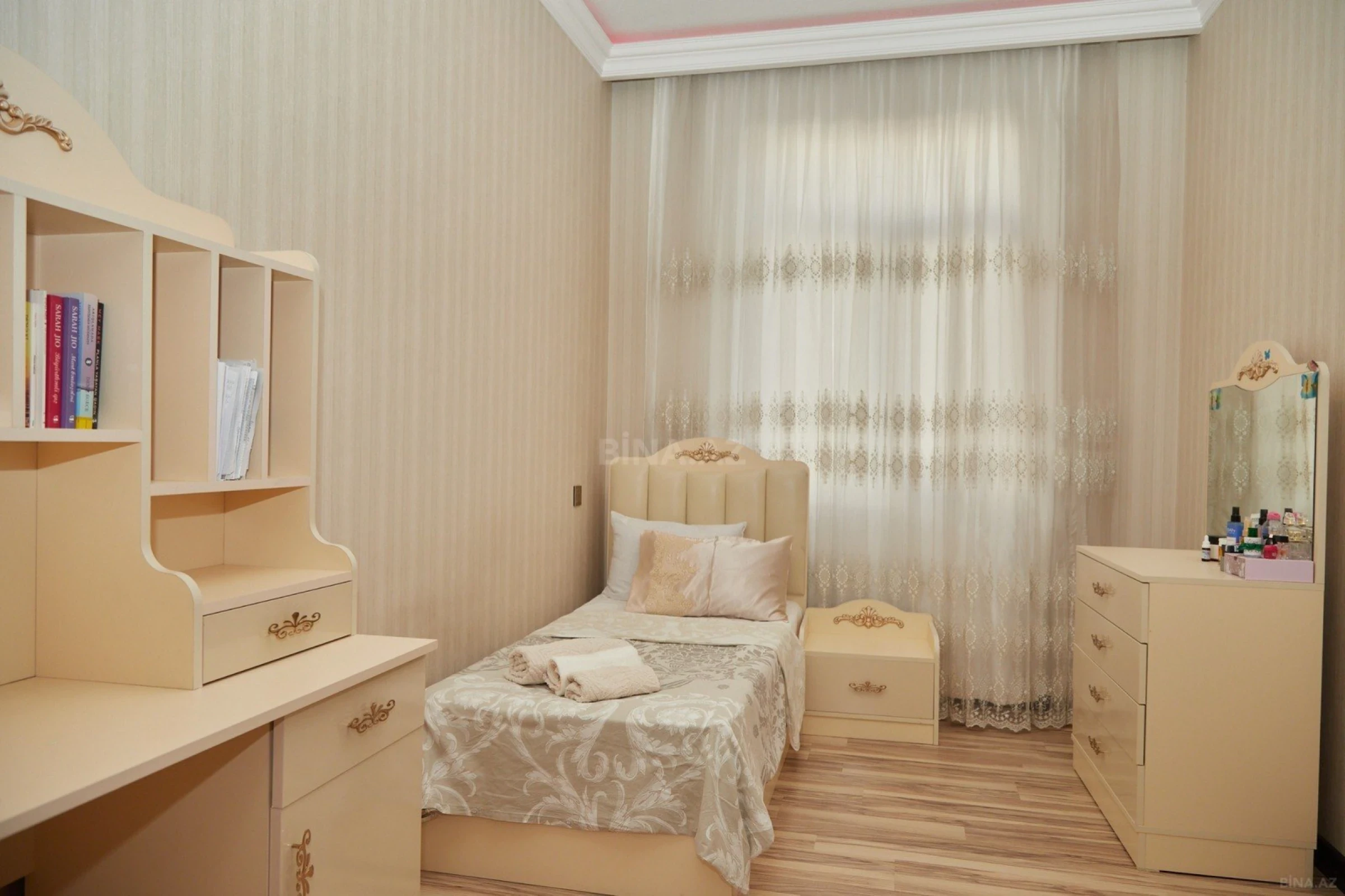 Kirayə verilir 6 otaqlı həyət evi 250 m²
