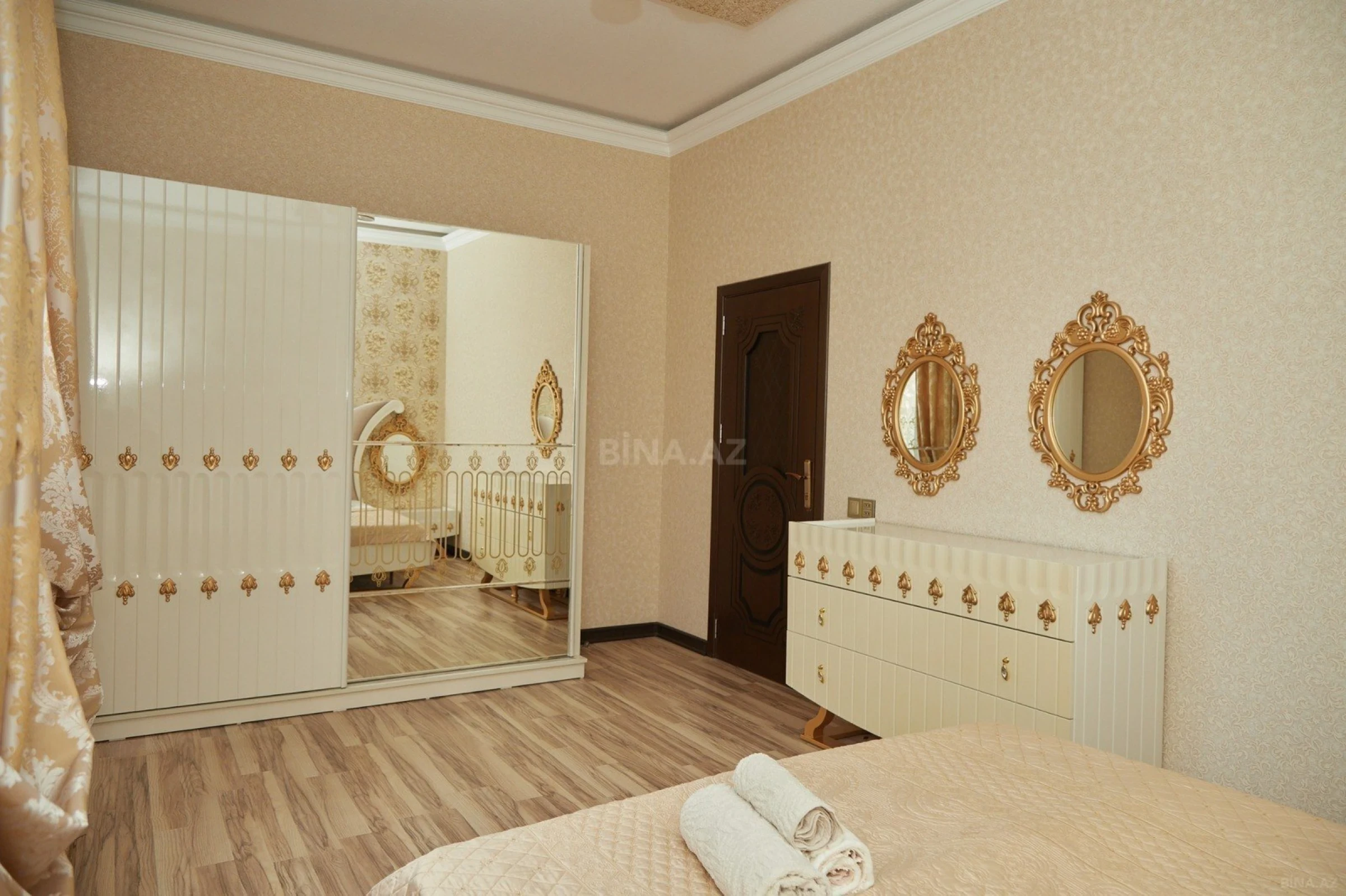 Kirayə verilir 6 otaqlı həyət evi 250 m²