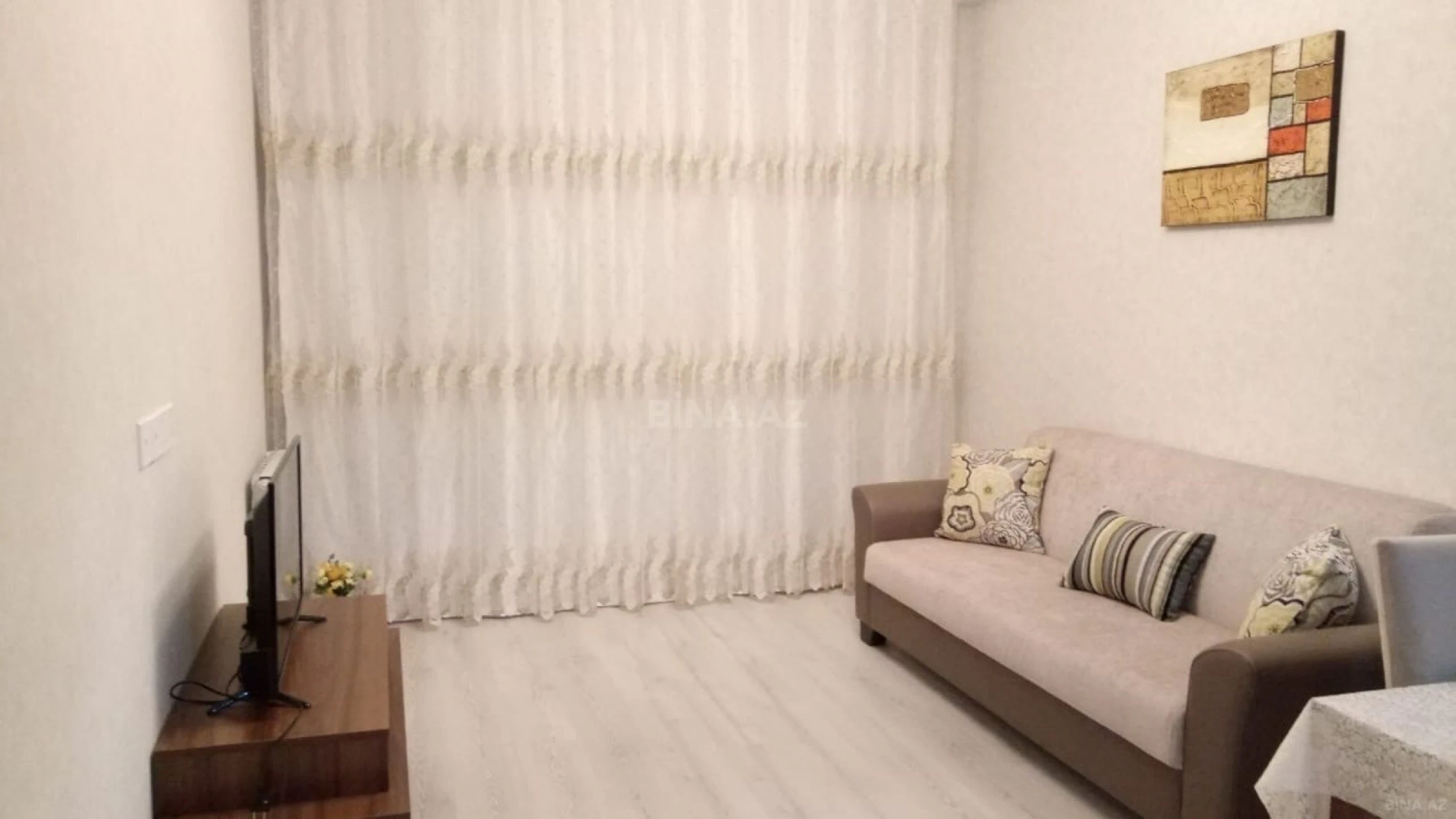 Kirayə verilir 2 otaqlı mənzil 50 m²