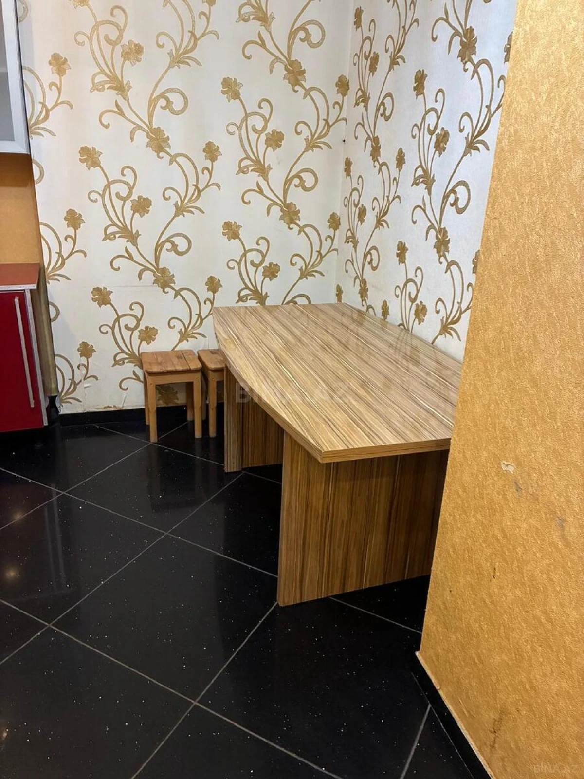 Kirayə verilir 2 otaqlı ofis 90 m²