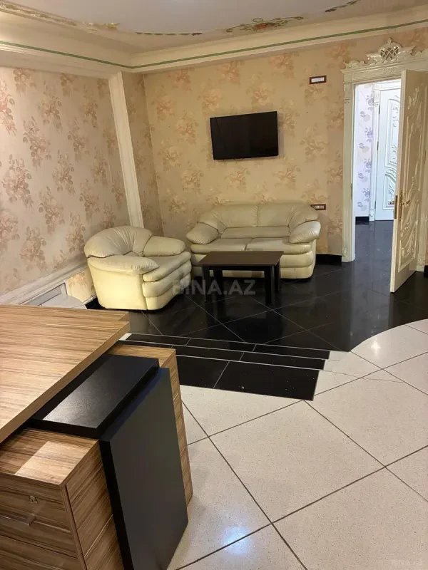 Kirayə verilir 2 otaqlı ofis 90 m²