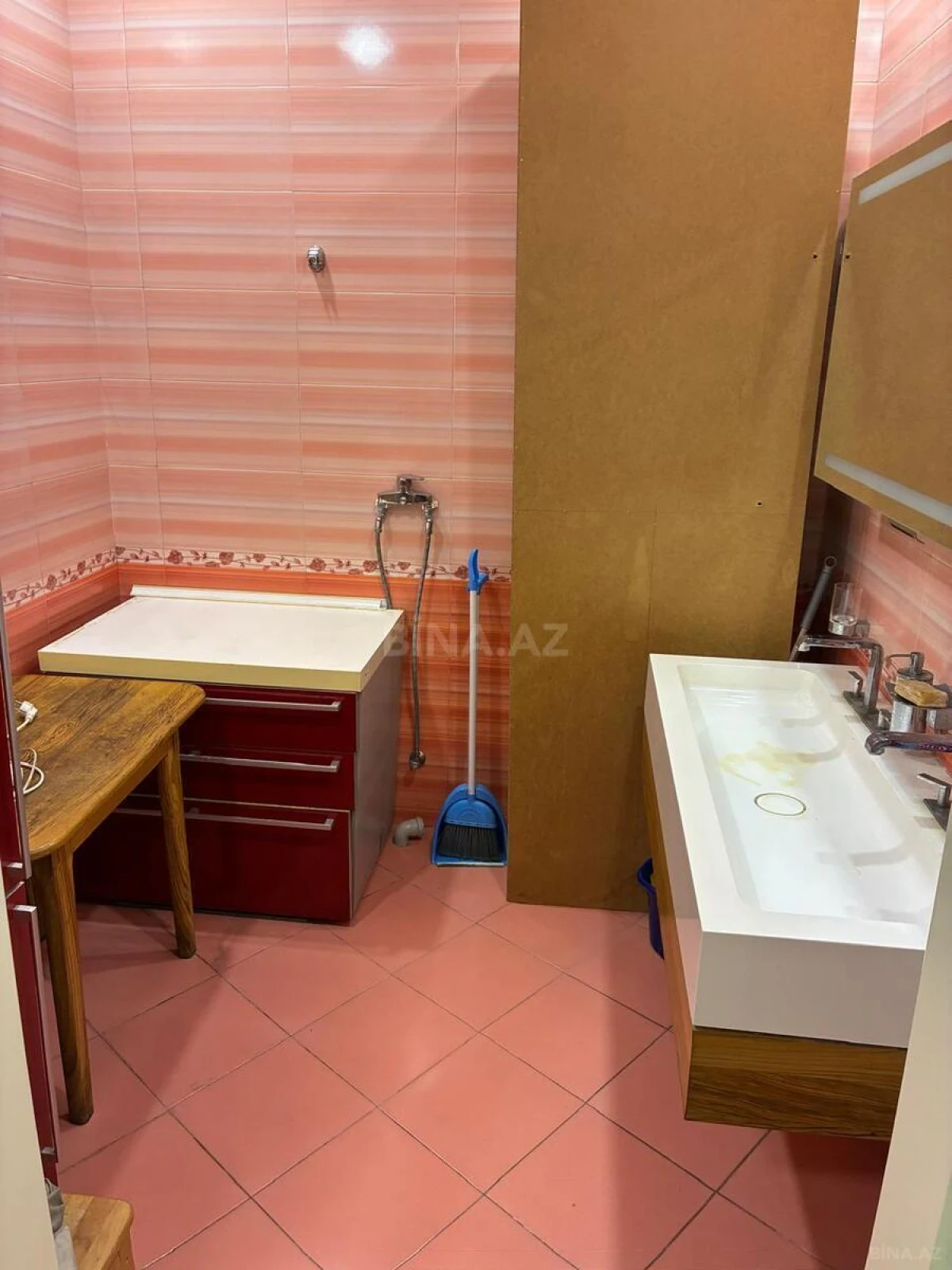 Kirayə verilir 2 otaqlı ofis 90 m²
