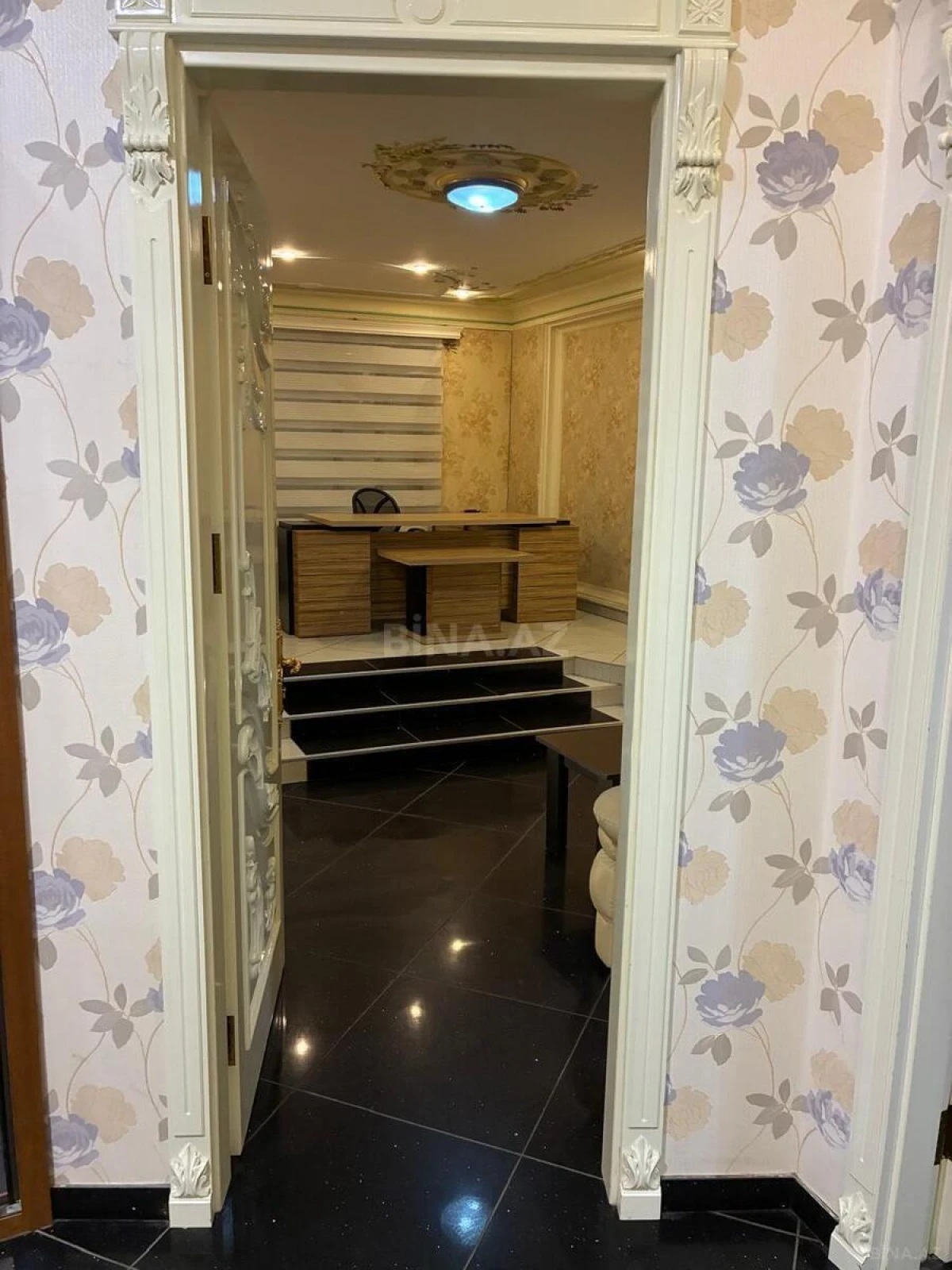 Kirayə verilir 2 otaqlı ofis 90 m²