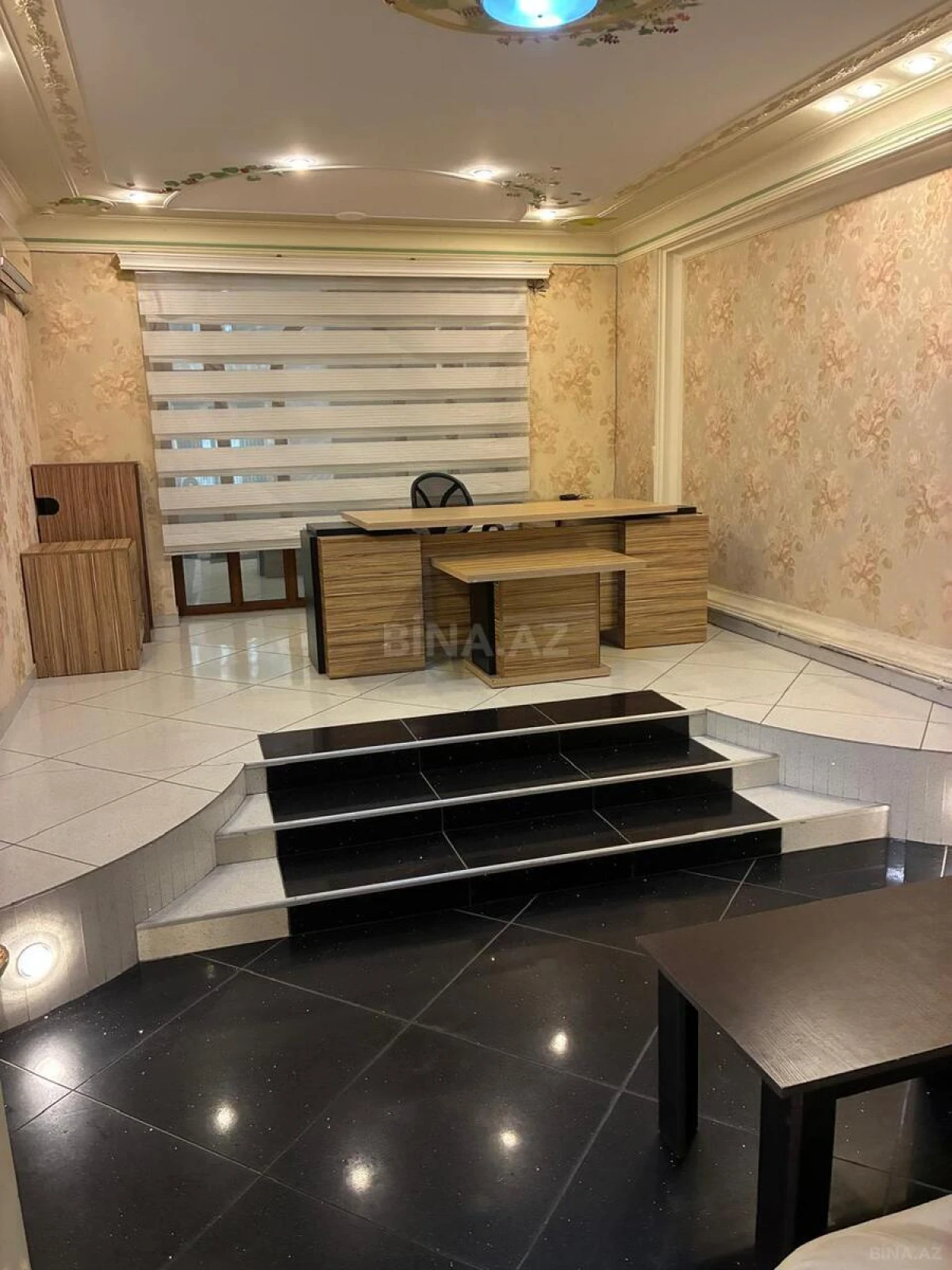 Kirayə verilir 2 otaqlı ofis 90 m²
