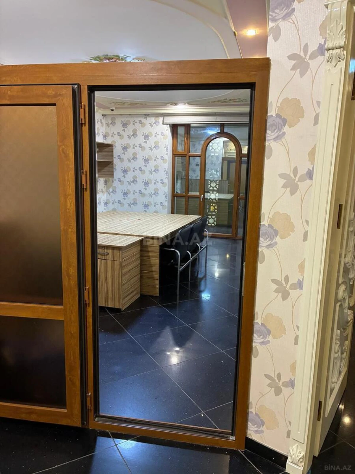 Kirayə verilir 2 otaqlı ofis 90 m²
