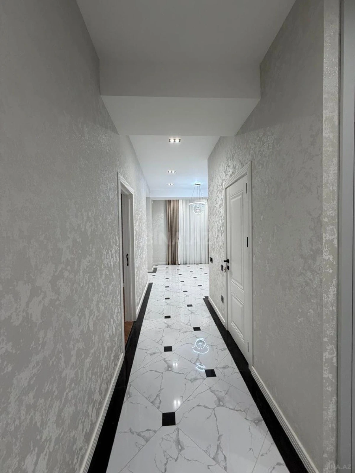 Satılır 2 otaqlı mənzil 87 m²