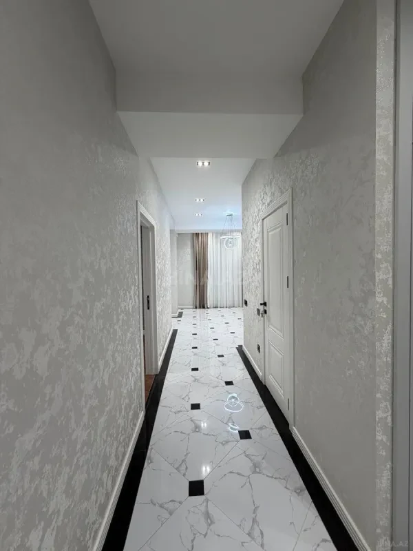 Satılır 2 otaqlı mənzil 87 m²