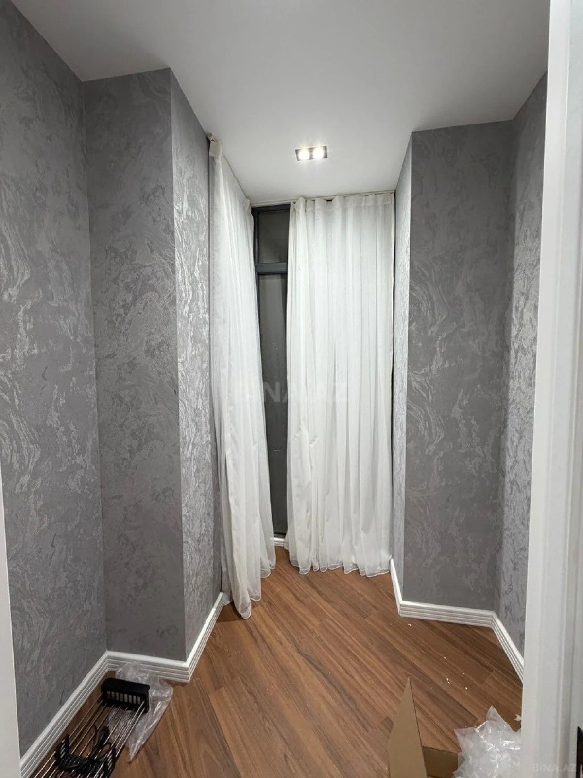 Satılır 2 otaqlı mənzil 87 m²