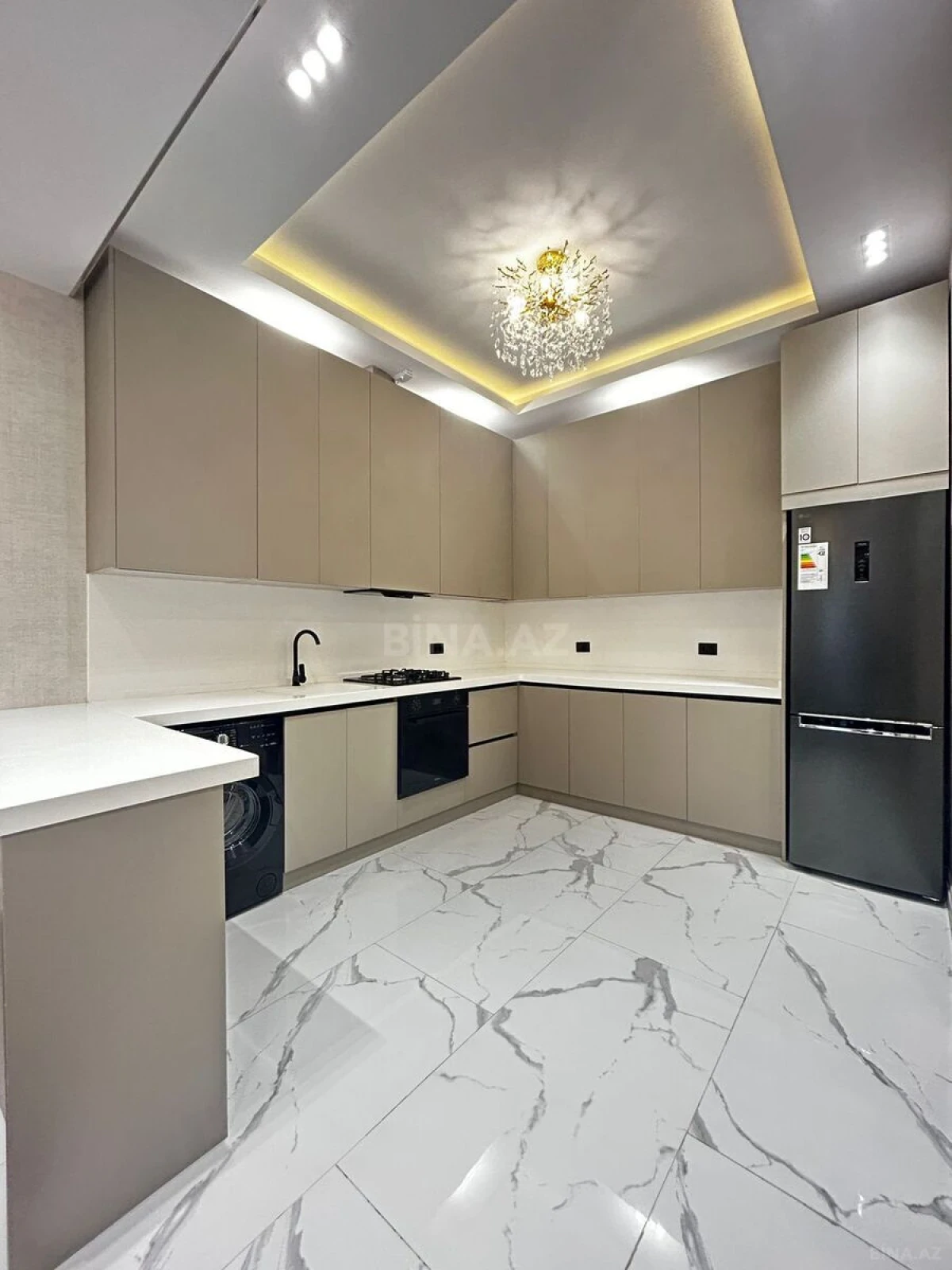 Kirayə verilir 3 otaqlı mənzil 125 m²