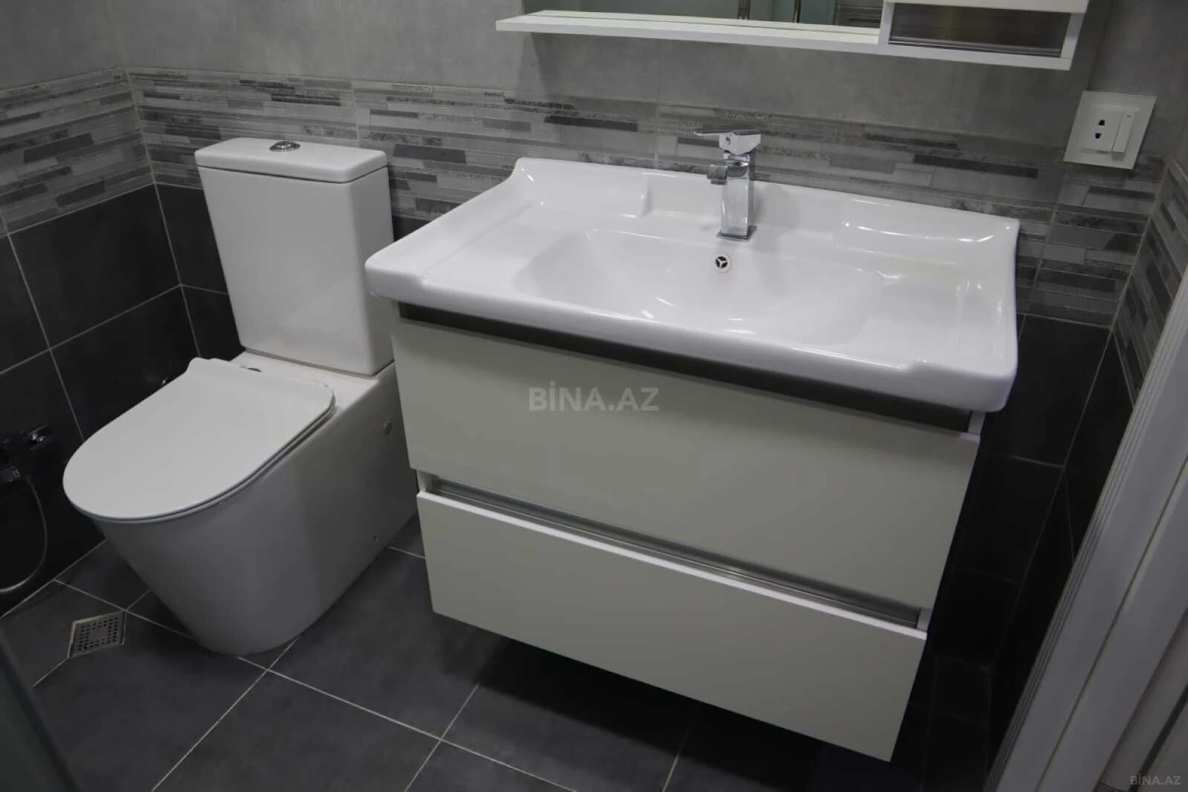 Kirayə verilir 3 otaqlı mənzil 105 m²