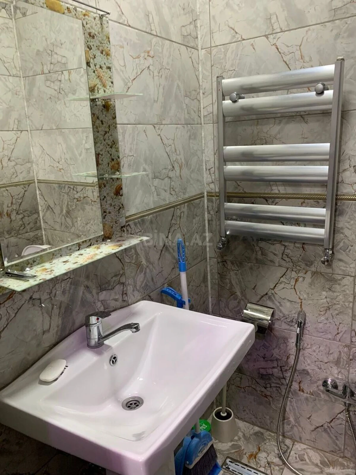 Kirayə verilir 2 otaqlı mənzil 50 m²