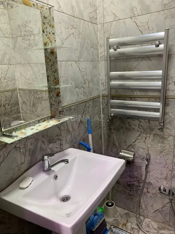 Kirayə verilir 2 otaqlı mənzil 50 m²