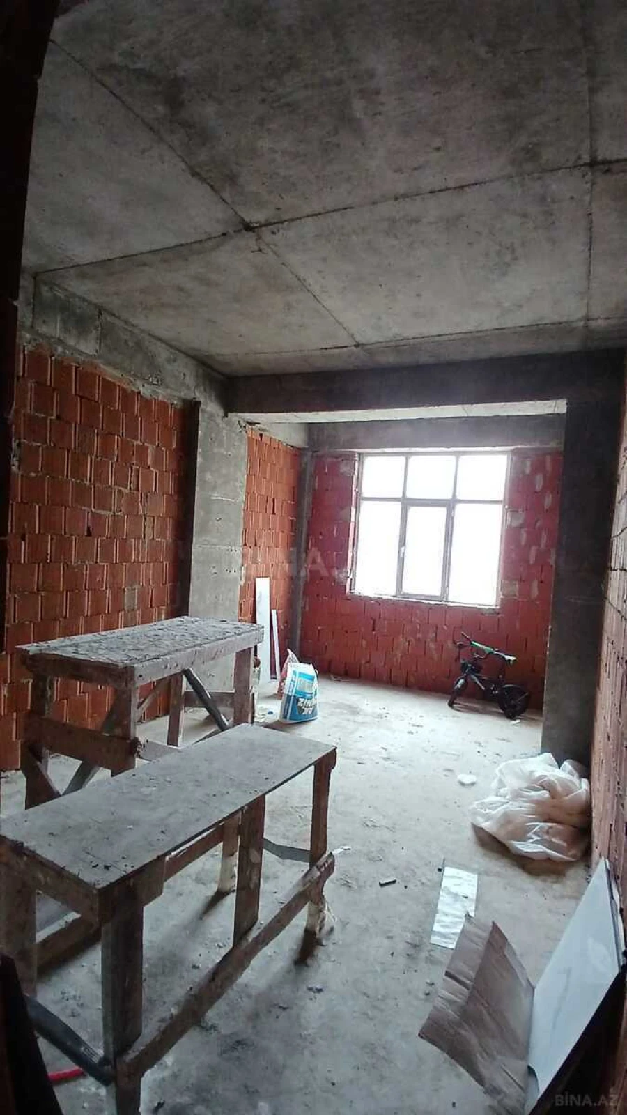 Satılır 2 otaqlı mənzil 80.4 m²