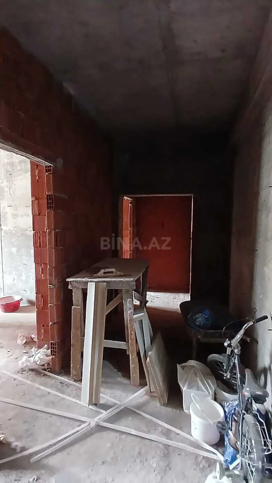 Satılır 2 otaqlı mənzil 80.4 m²