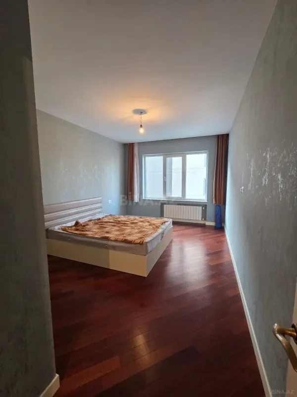 Satılır 2 otaqlı mənzil 106 m²