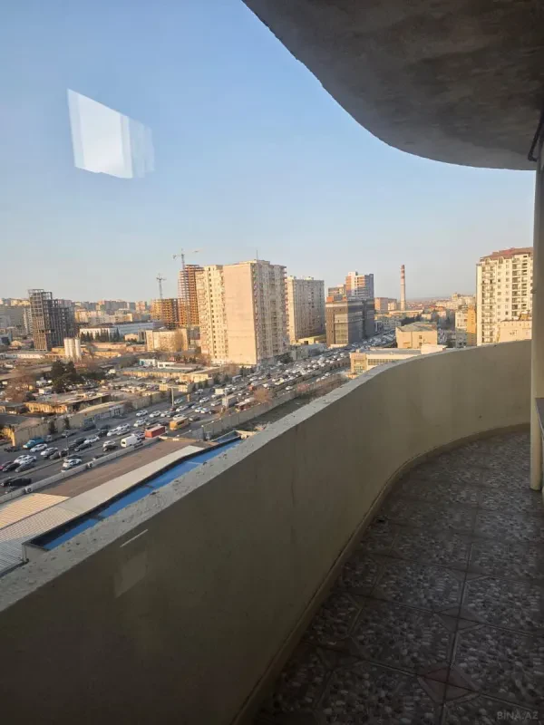 Satılır 2 otaqlı mənzil 106 m²
