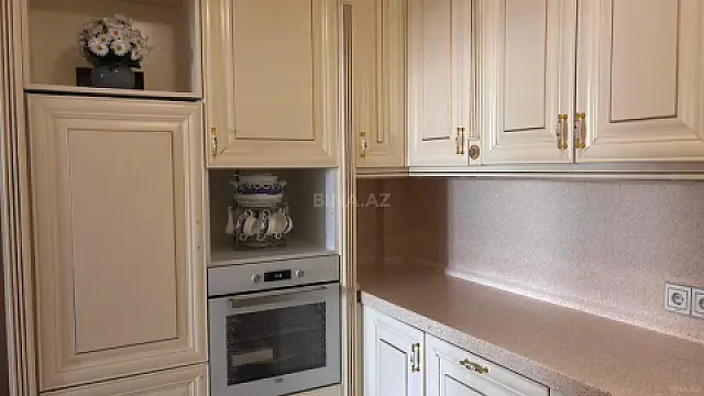 Satılır 4 otaqlı mənzil 90 m²