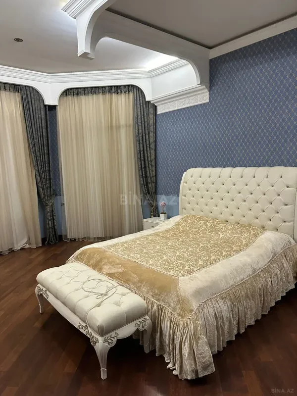 Satılır 5 otaqlı mənzil 260 m²