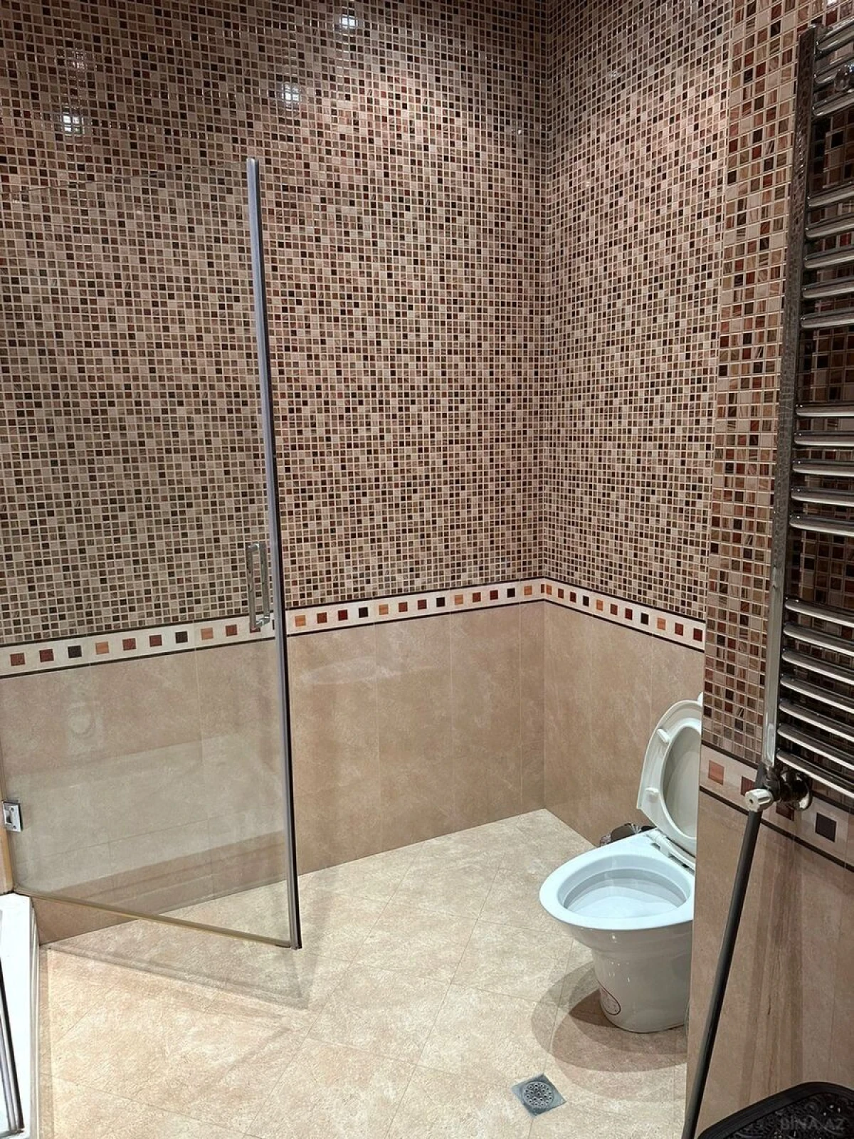 Satılır 5 otaqlı mənzil 260 m²