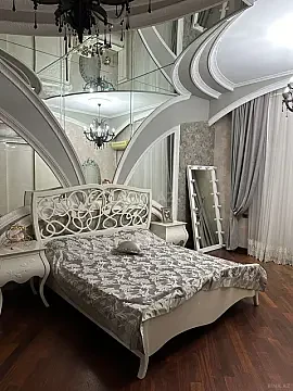 Satılır 5 otaqlı mənzil 260 m²