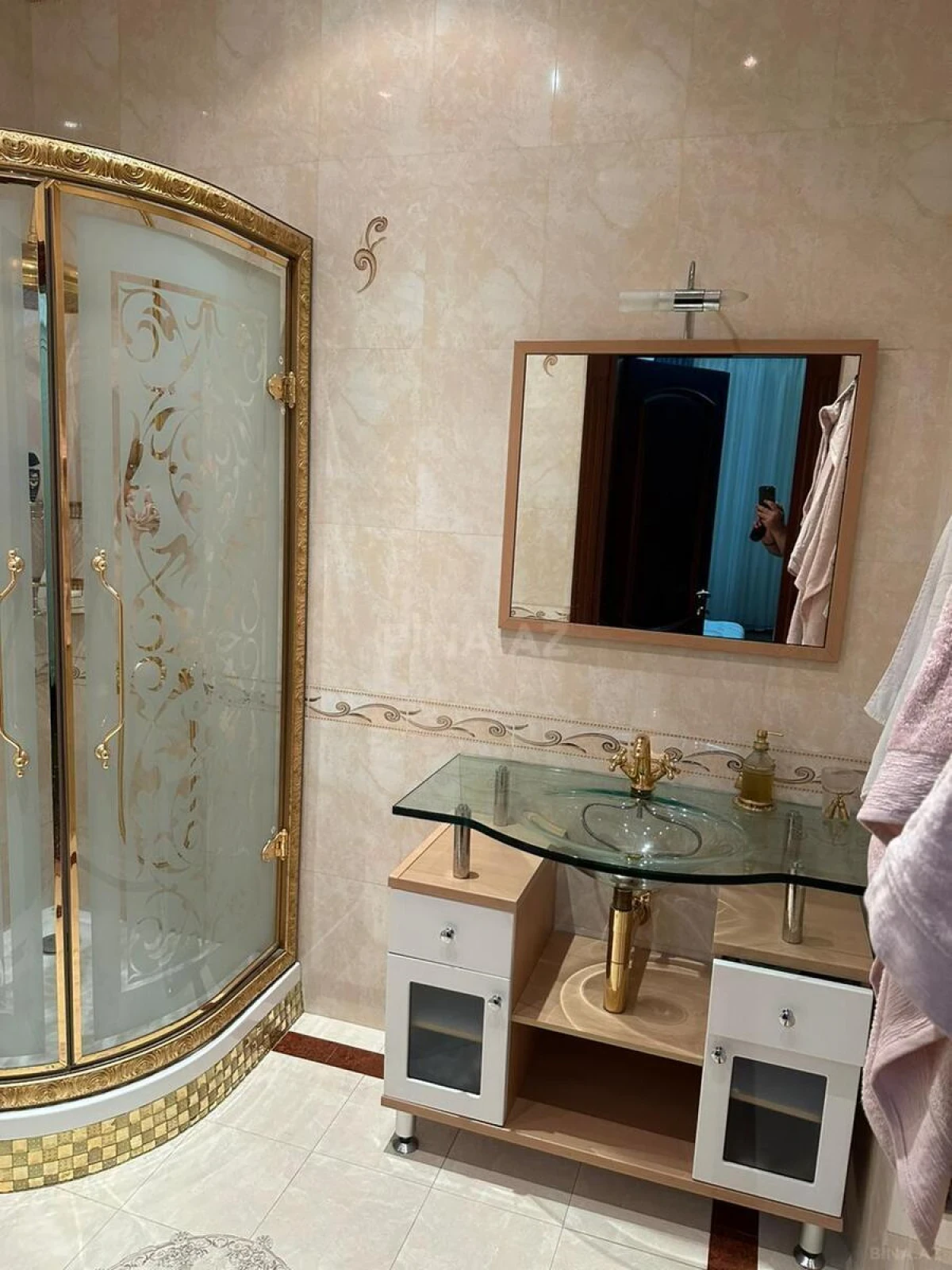 Satılır 5 otaqlı mənzil 260 m²