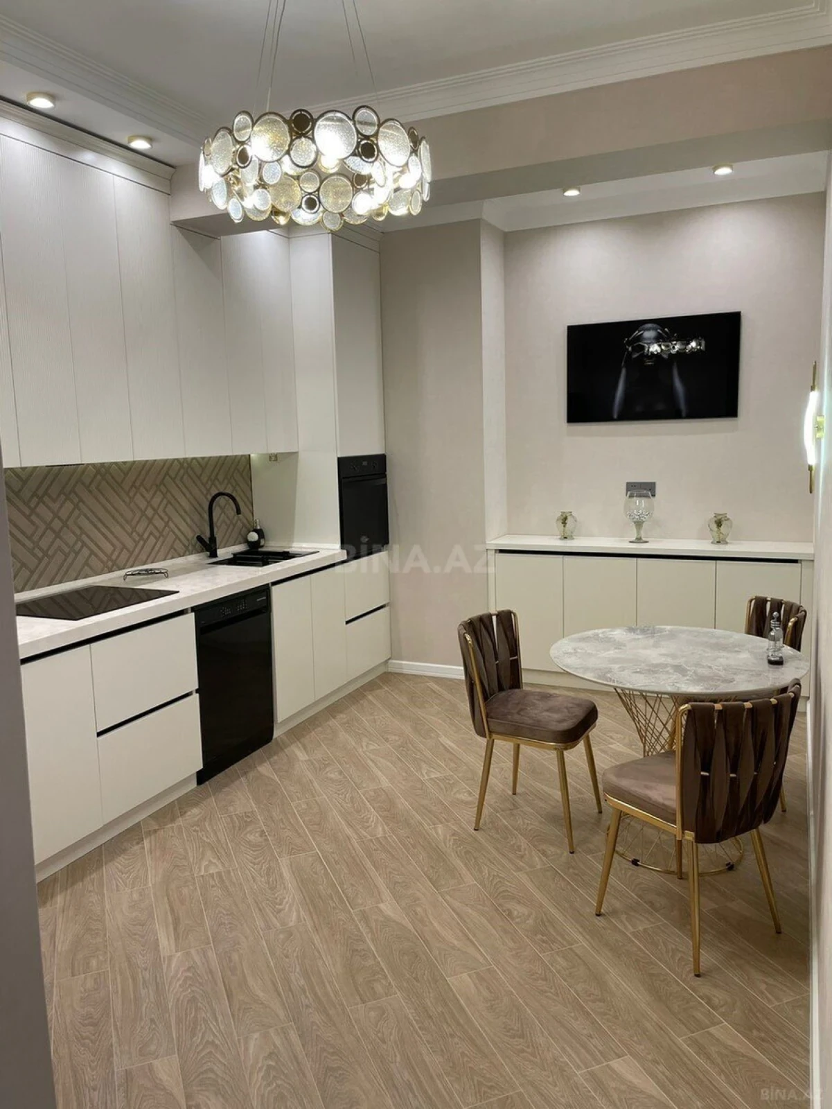 Kirayə verilir 3 otaqlı mənzil 105 m²
