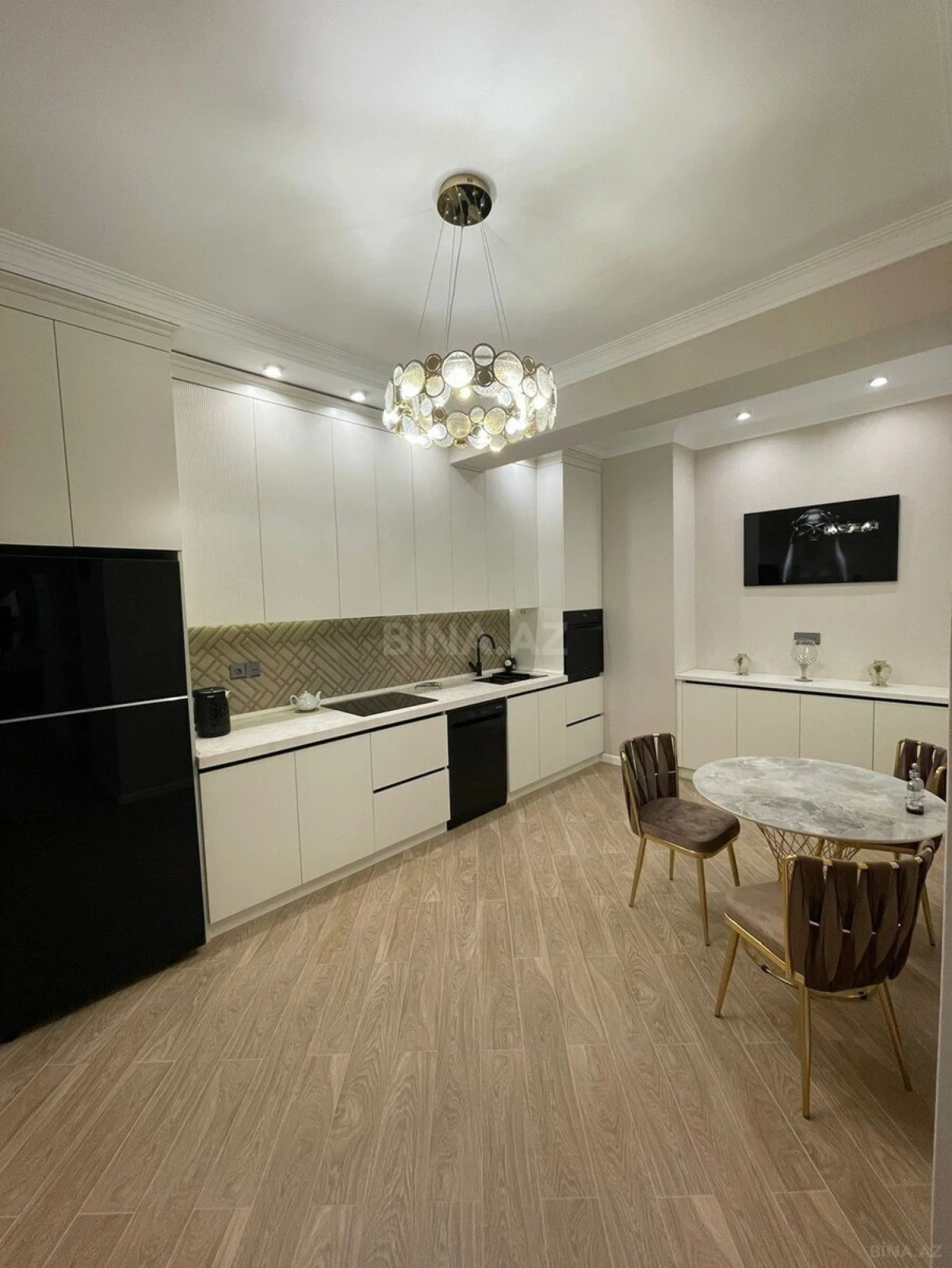 Kirayə verilir 3 otaqlı mənzil 105 m²