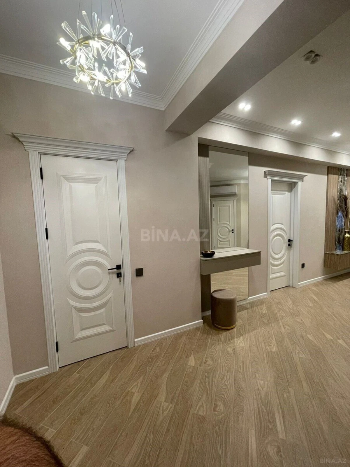 Kirayə verilir 3 otaqlı mənzil 105 m²